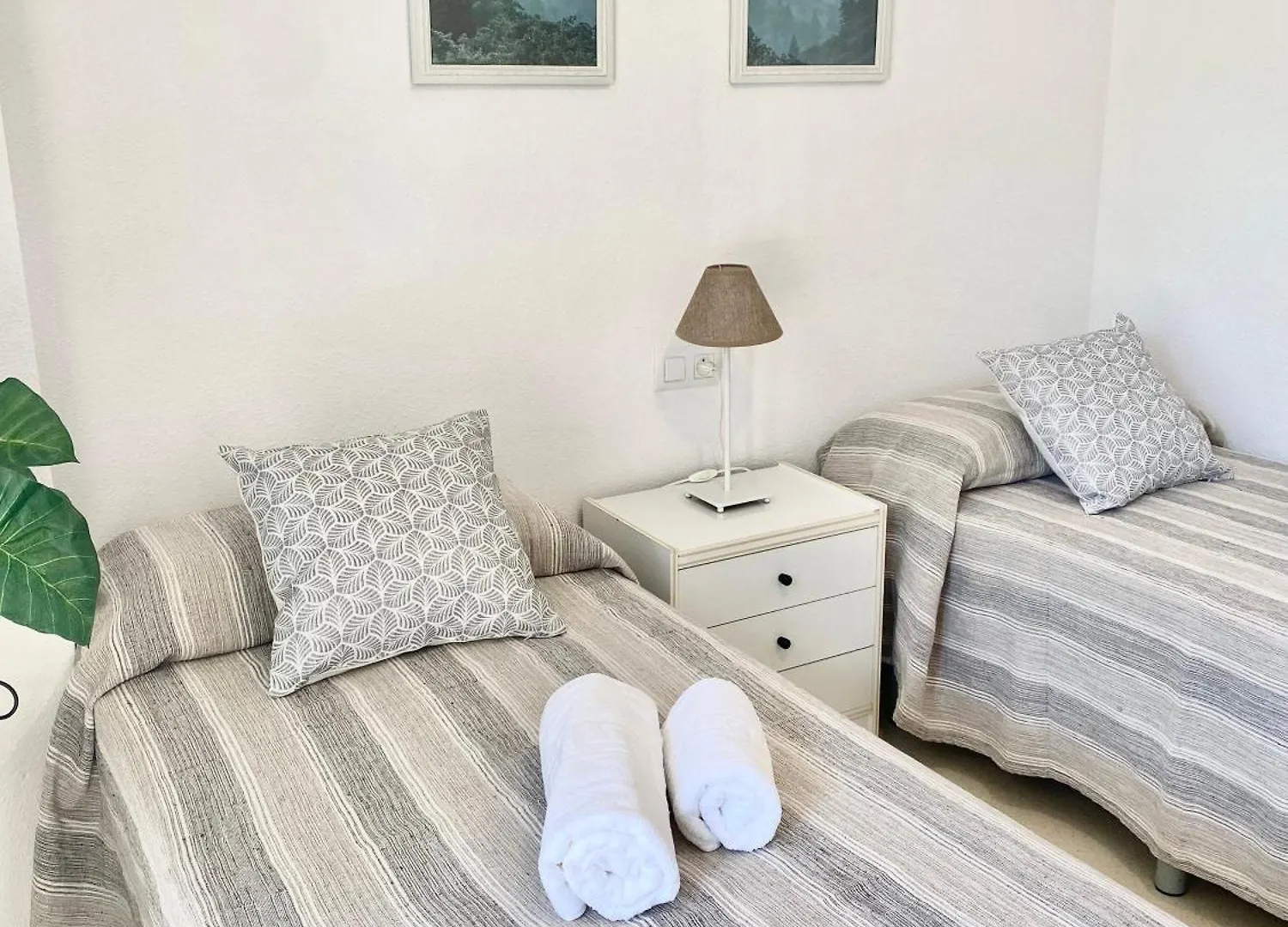 Teatinos Pool Apartment Malaga